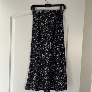 Urban outfitter satin floral print midi skirt Small black